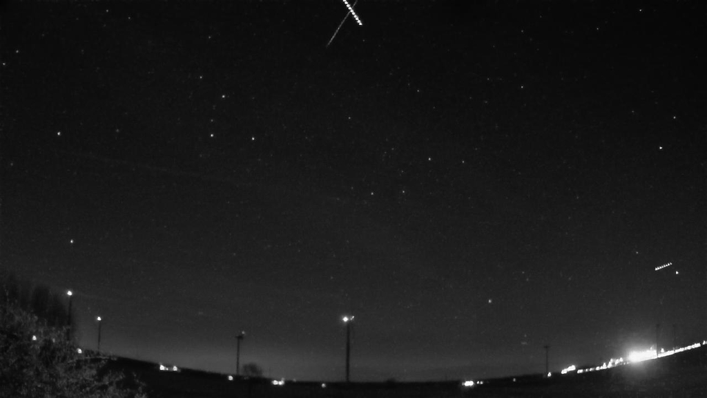 Meteor_20250403_215303.jpg