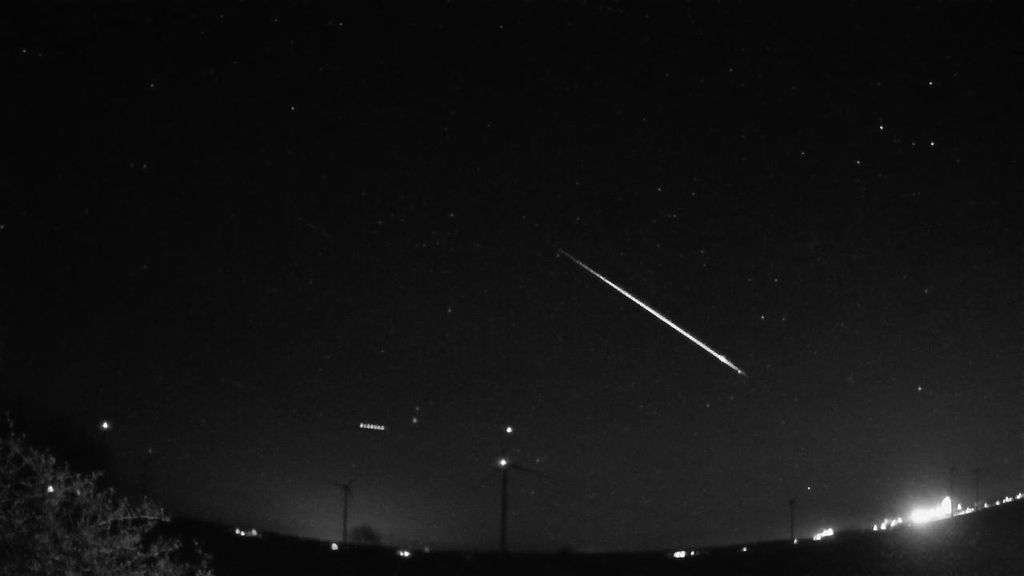 Meteor_20250404_045525.jpg