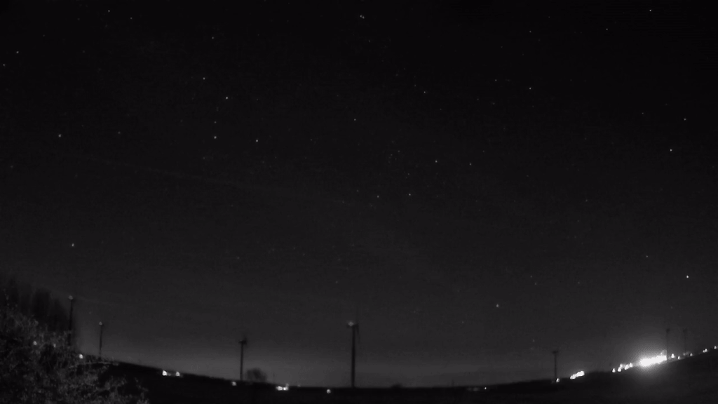 Meteor_20250403_215303.gif