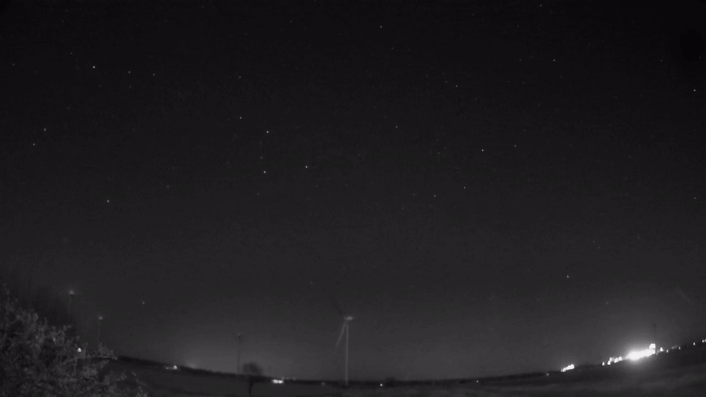 Meteor_20250407_223306.gif