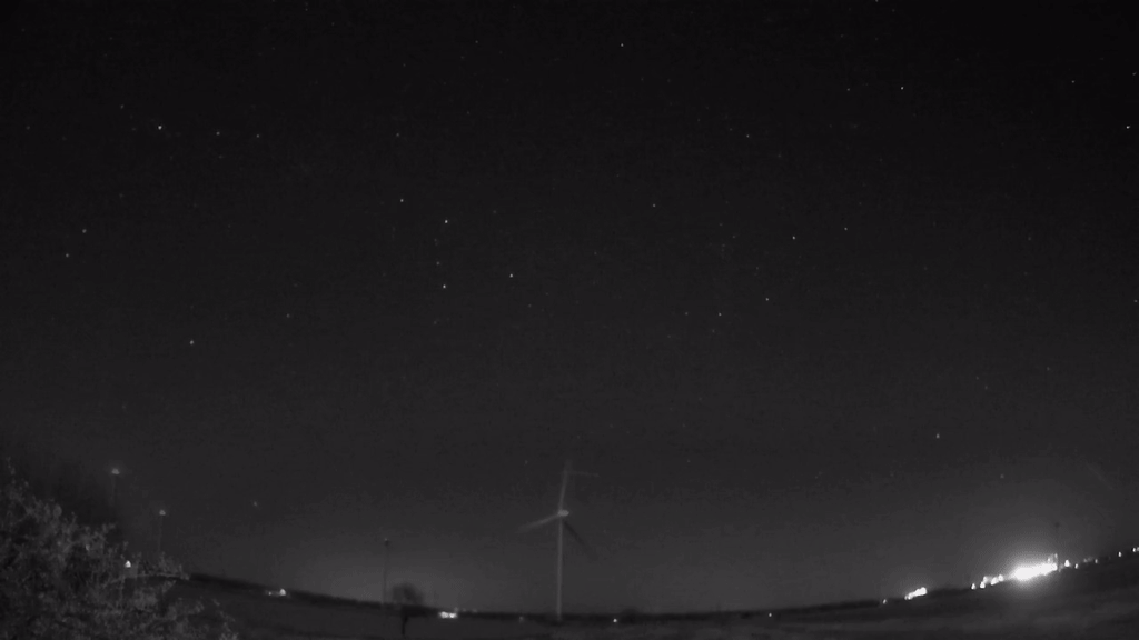 Meteor_20250407_224321.gif