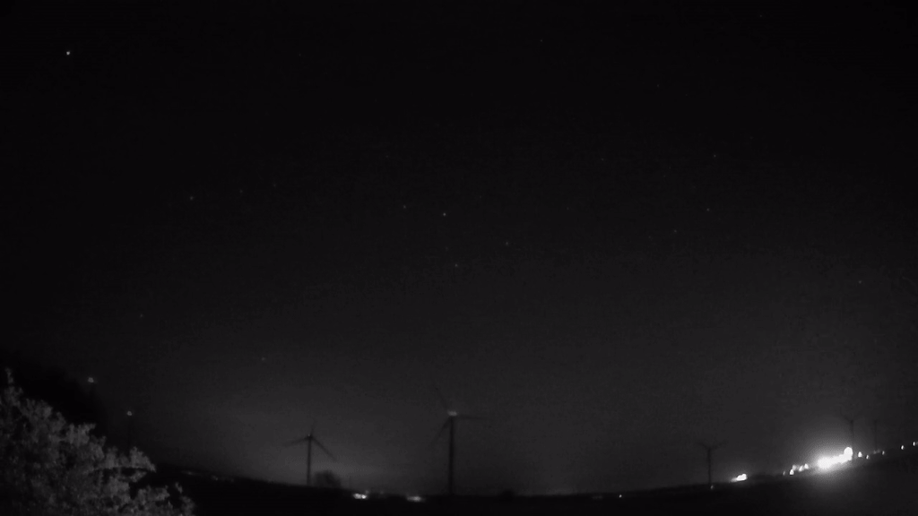 Meteor_20250422_225233.gif