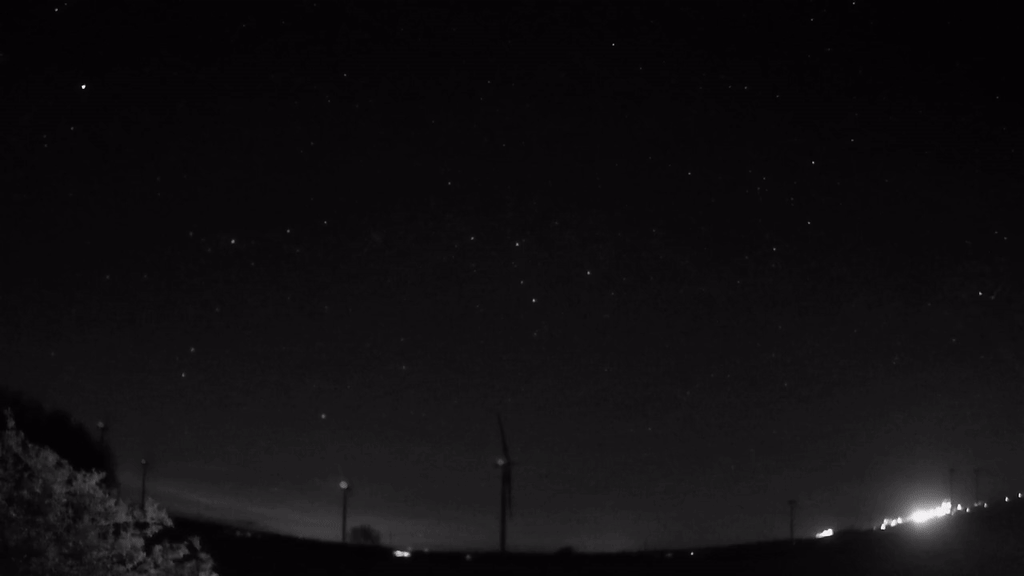 Meteor_20250425_225516.gif